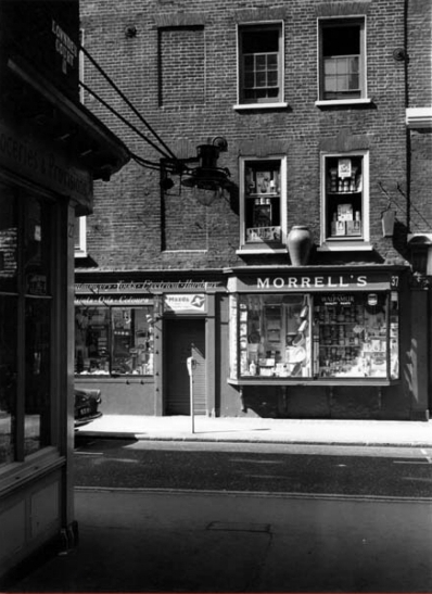 37 Carnaby Street - Morrell's Stores from Lowndes Court.jpg. Click on the picture to enlarge